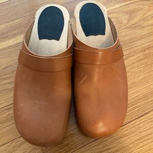 Women’s Swedish Hasbeen Clogs - size 38
